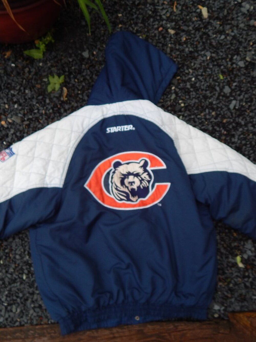 Vintage 90’s Starter Chicago Bears NFL Hooded Puffer Jacket Coat Medium Quilted*